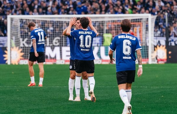 Bild zur Schlagzeile: Punkteteilung im Flutlichtspiel