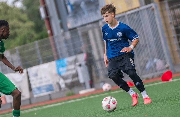 Bild zur Schlagzeile: U16 gewinnt zum Auftakt, U15 und U14 testen erfolgreich