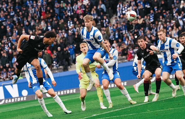 Bild zur Schlagzeile: Die Bilder zum Spiel