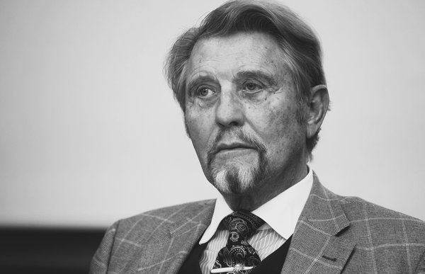 Bild zur Schlagzeile: Arminia trauert um Paul Gauselmann