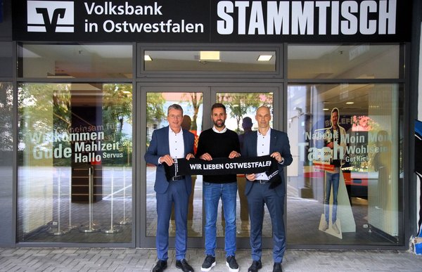 Bild zur Schlagzeile: Volksbank Stammtisch eröffnet in der SchücoArena