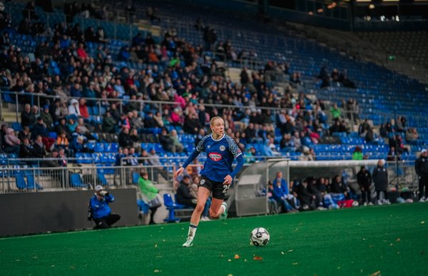 Bild zur Schlagzeile: DSC-Frauen bezwingen Leverkusen in der SchücoArena