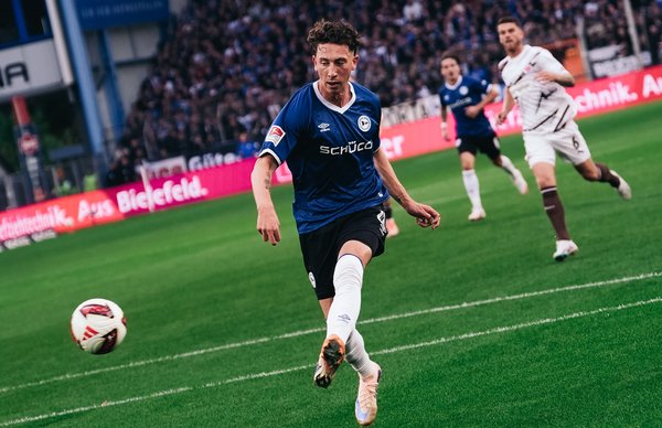 Bild zur Schlagzeile: Punkteteilung im Flutlichtspiel